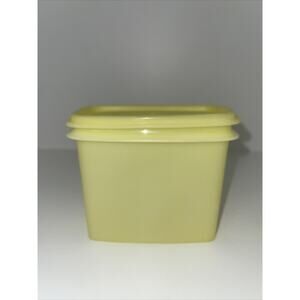 Vintage 4.5" Tall TUPPERWARE SPACE SAVER Storage Container Canister 1243-10